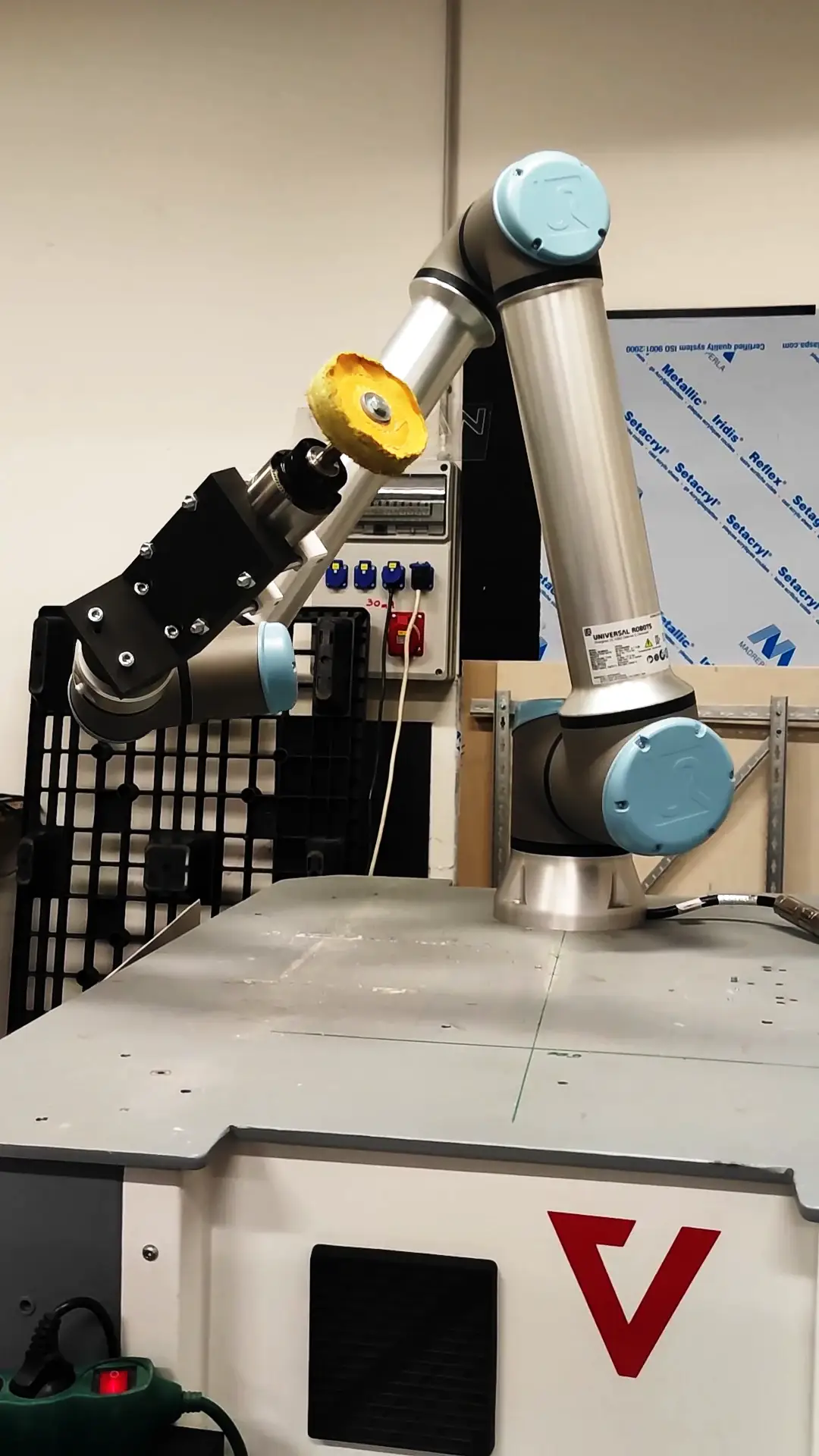 Polishing with UR robot